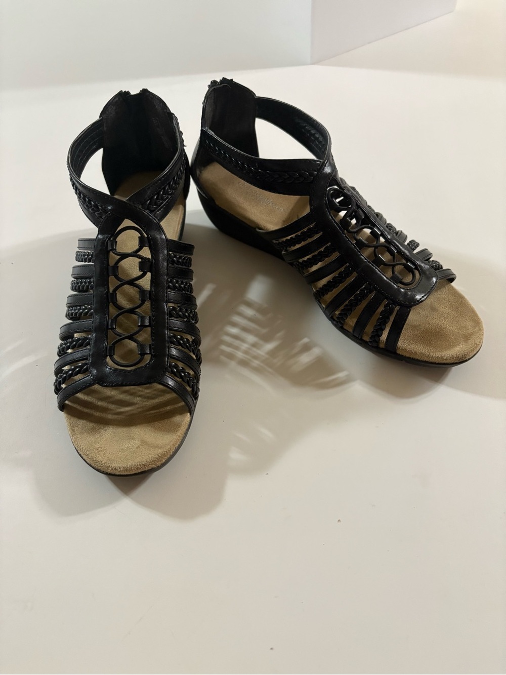 cloudwalkers Farrah size 10W Black Braided Strappy Open-Toe Sandals